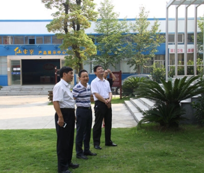 中國食用菌協(xié)會常務副會長高茂林一行視察仙客來公司