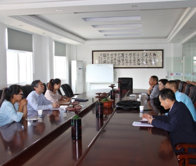 江西省政府決策咨詢委員會秘書處處長李鵬飛一行蒞臨仙客來公司調(diào)研、考察科技創(chuàng)新