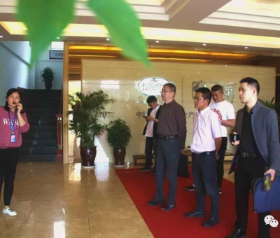 “堅(jiān)扶實(shí)業(yè)，造福人民”推動(dòng)食用菌產(chǎn)業(yè)升級(jí)！省發(fā)改委商價(jià)管理處領(lǐng)導(dǎo)蒞臨仙客來(lái)靈芝調(diào)研。