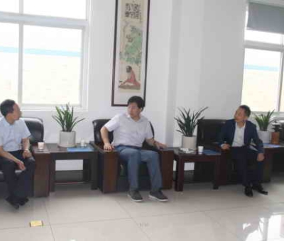 上海食用菌研究所所長(zhǎng)張勁松帶隊(duì)到仙客來(lái)公司 調(diào)研靈芝產(chǎn)業(yè)發(fā)展情況