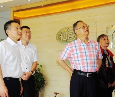 推進農(nóng)業(yè)發(fā)展抓好生產(chǎn)落實，仙客來因為他的到來備受鼓舞！