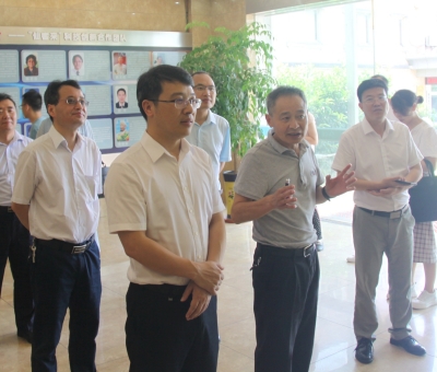 省委統戰(zhàn)部副部長、省社會主義學院黨組書記易軍一行蒞臨仙客來公司考察調研