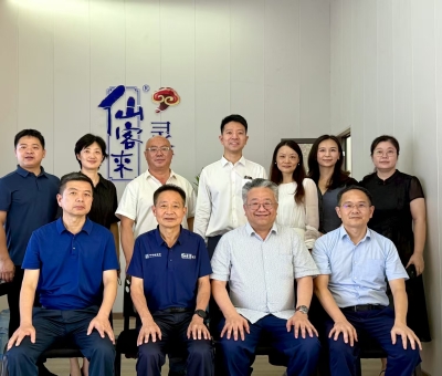新加坡駐廈門總領(lǐng)事莊志嘉參訪仙客來(lái)有機(jī)靈芝全產(chǎn)業(yè)鏈